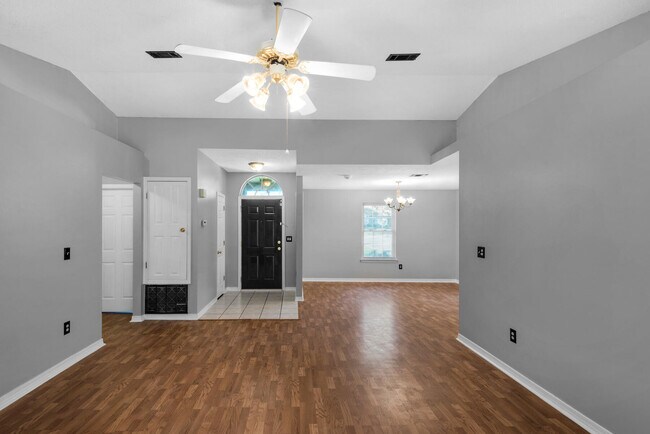 Building Photo - 1218 Ego Dr