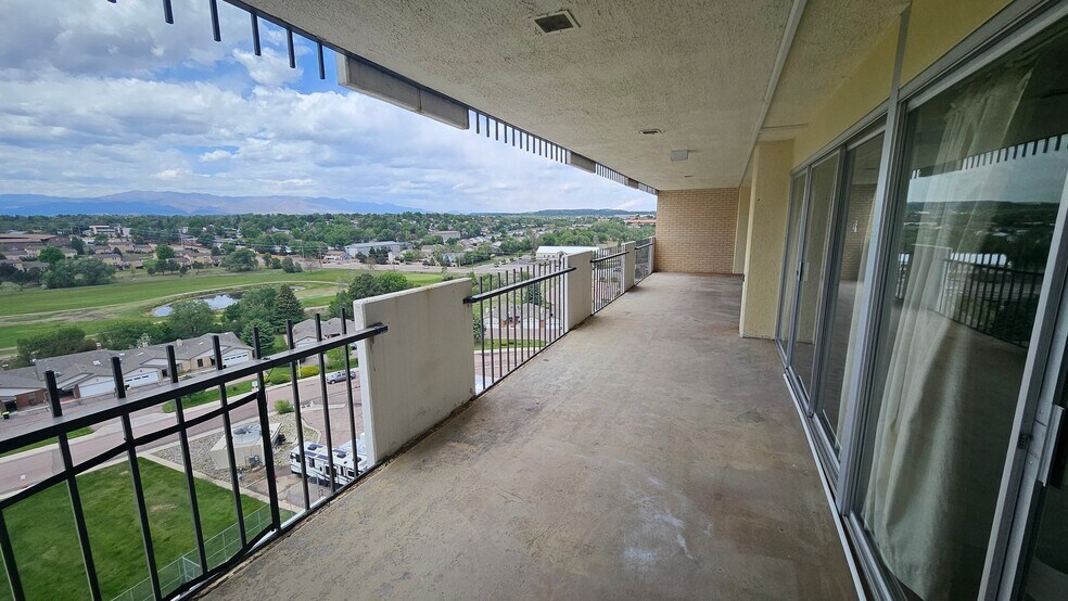 Building Photo - 411 Lakewood Cir