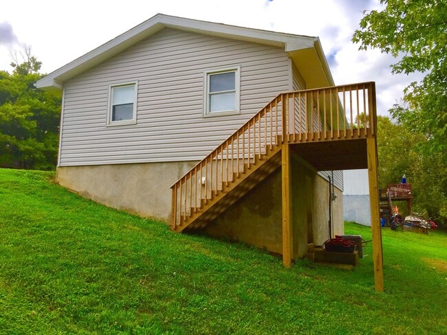 Building Photo - Charming 3 bed, 1 Bath in Shelbyville!