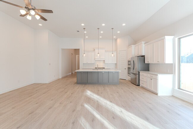 Building Photo - 15910 Mahogany Mist Dr