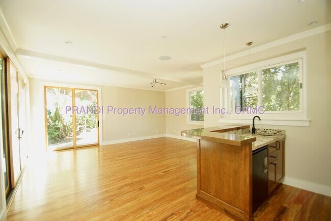 Building Photo - 317 Montecito Dr