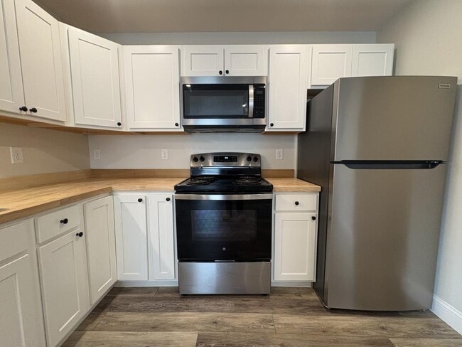 Building Photo - 37 Cottage St