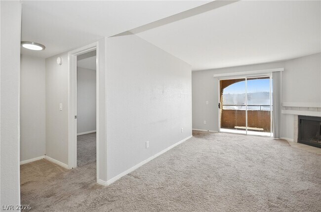 Building Photo - 220 Mission Catalina Ln