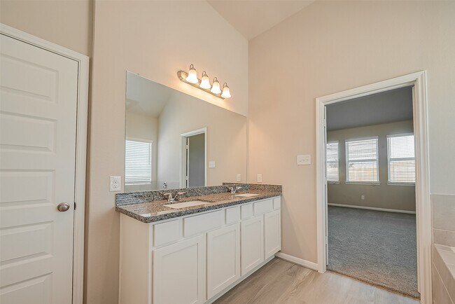 Building Photo - 1091 Lilly Ln