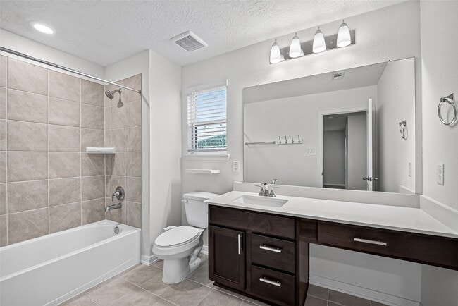 Building Photo - 15723 Autumn Chicory Dr