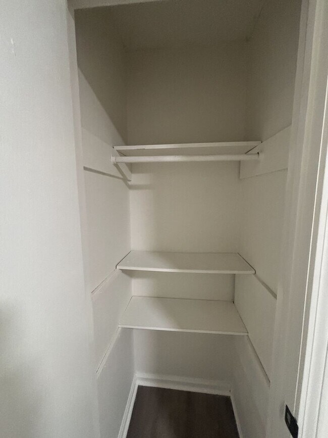 Building Photo - Fully Remodeled 3 Bed 2 bath