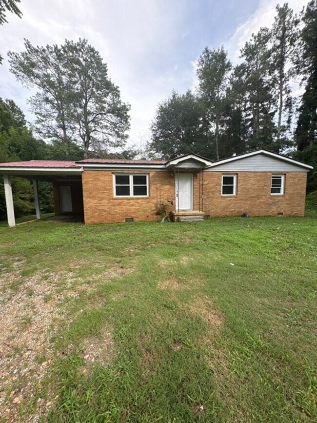 Building Photo - Renovated 3 Bedroom 2 Bath Home on 1 Acre for Rent!