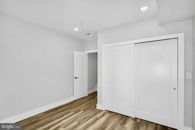 Building Photo - Brand New Luxury Apartments