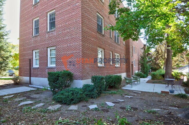 Building Photo - 61 North T Street