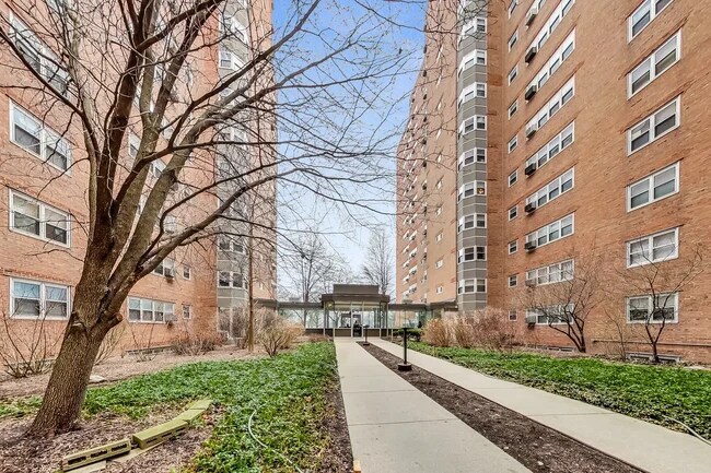 Building Photo - 4980 N Marine Dr