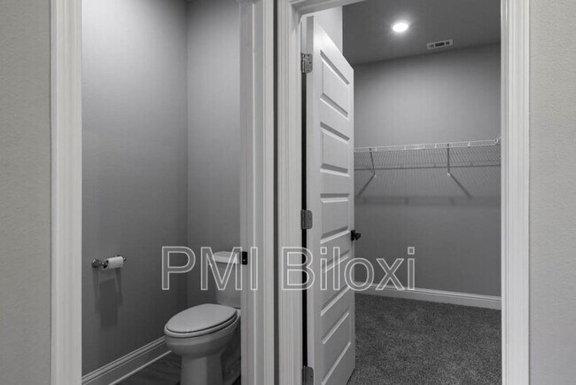 Building Photo - 84 Saltmeadow Cir