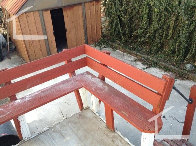 Building Photo - Rare Single Family 4BR/3BA w/laundry, parking, yard! 9/1