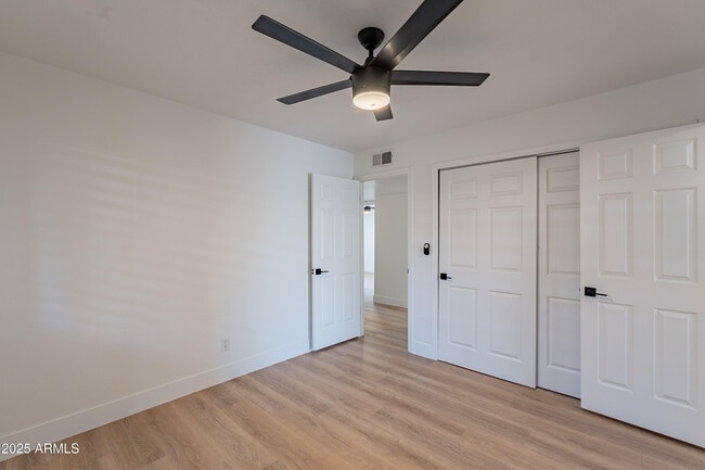 Building Photo - 1717 N Ventura Ln