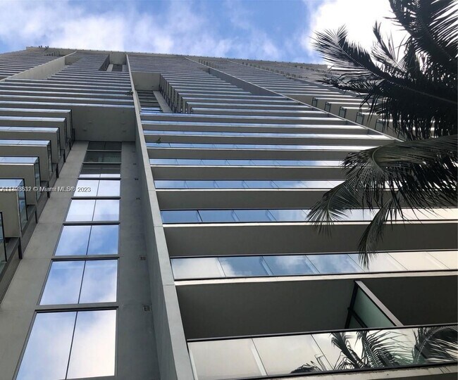 Building Photo - 88 SW 7th St