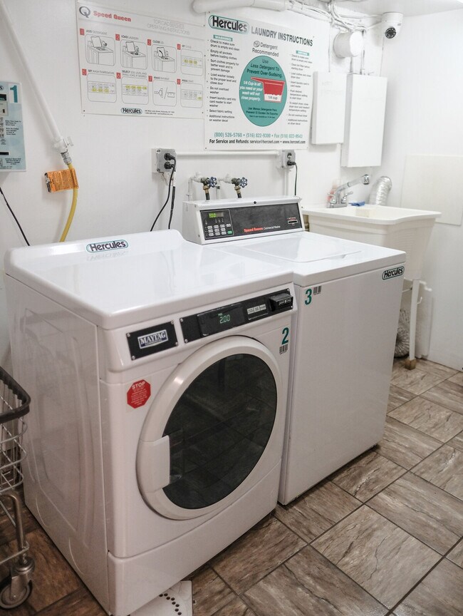 Building Photo - 328 E 74th St