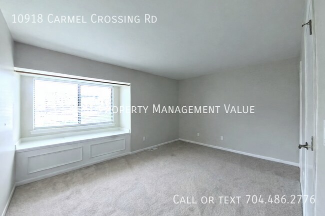 Building Photo - 10918 Carmel Crossing Rd