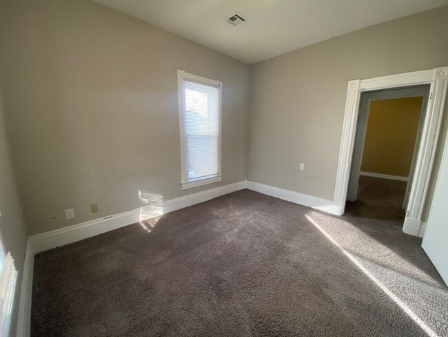 Building Photo - Nice 2 Bedroom Home in Newton for rent!
