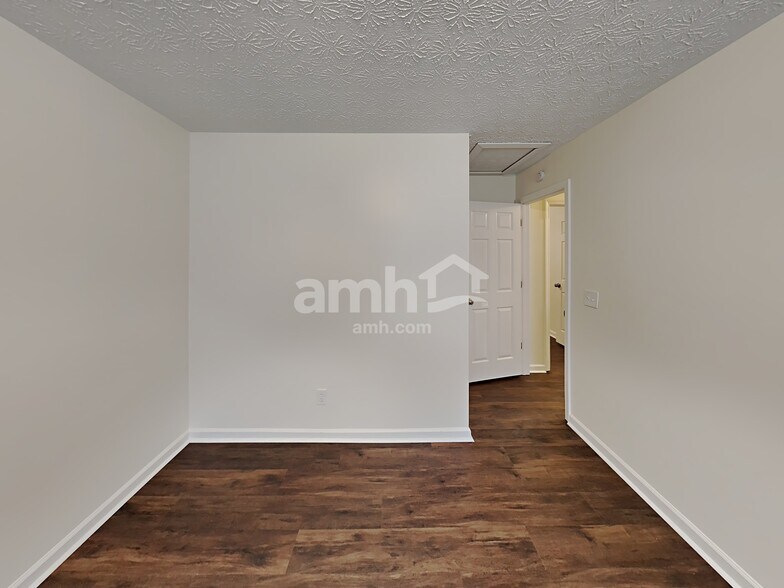 Building Photo - 3471 Erin Glen NW