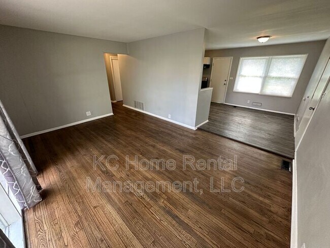 Building Photo - 7309 E 111th Terrace