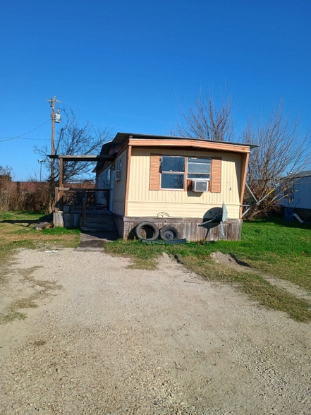 Building Photo - 1801 S Business 45