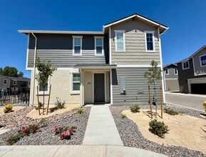 Building Photo - 452 Blackbird Ln