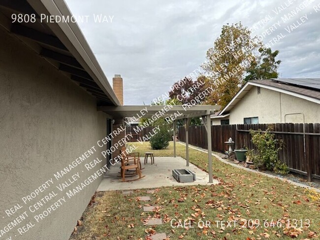 Building Photo - North Stockton 3 Bedroom 2 Bath Home."Comm...