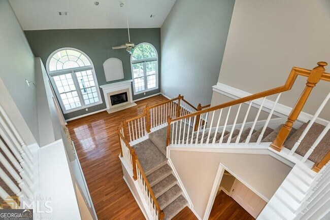 Building Photo - 225 Heritage Lake Dr