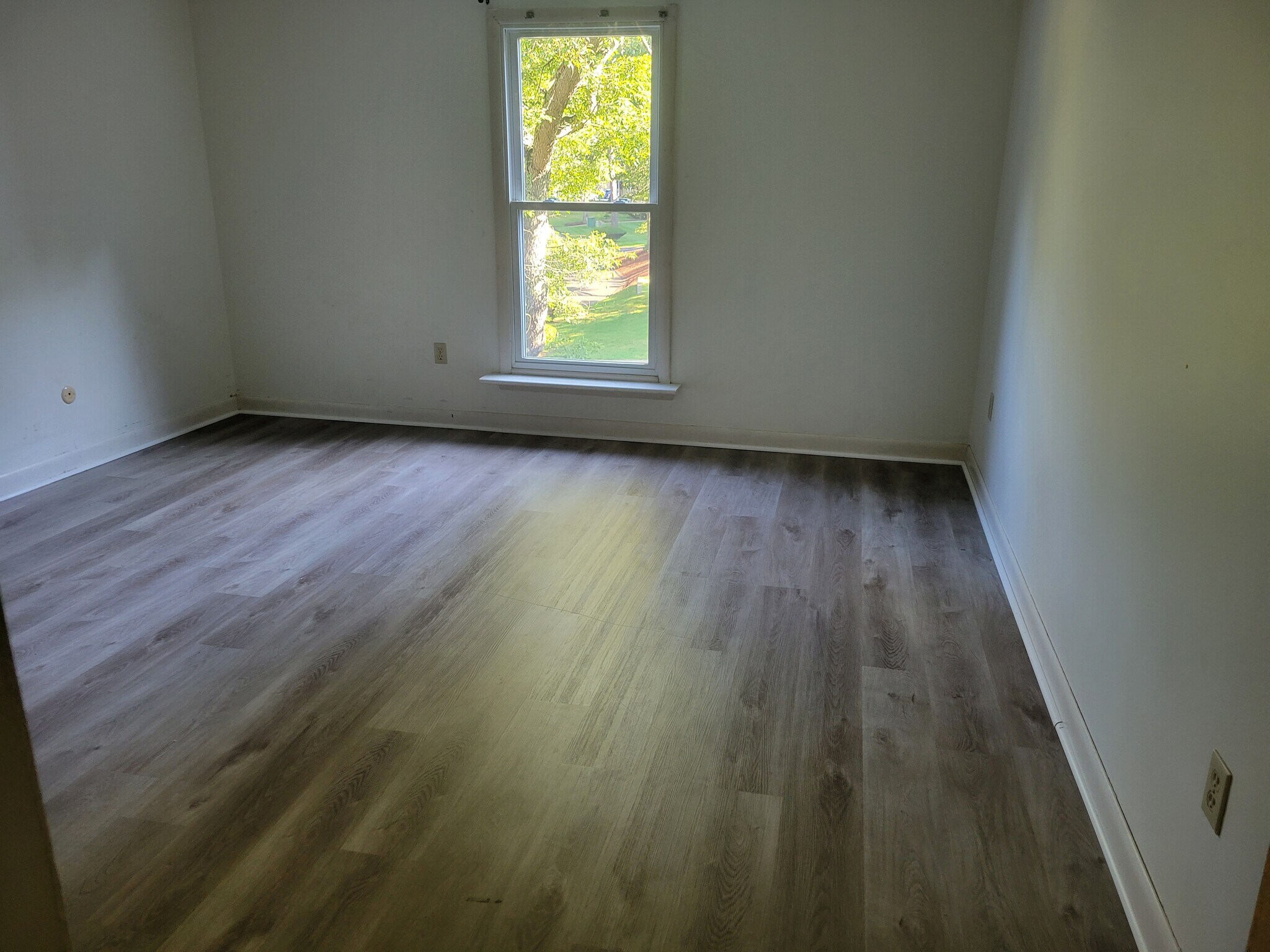 Building Photo - 3 Shadowbrook Ln