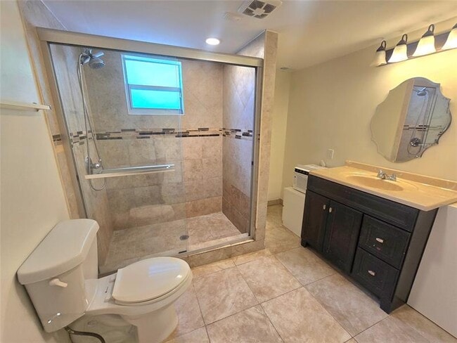 Building Photo - 2217 Grant St