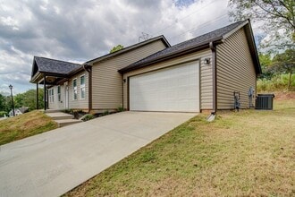Building Photo - 365 Half Rock Cir