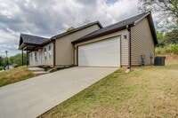 Building Photo - Lovely 3 BR, 2 BA Home. Conveniently Located  Between Spartanburg & Greenville, Near The Inland Port