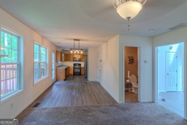 Building Photo - 28 Greystone Ridge