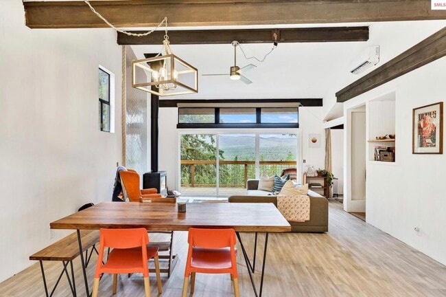 Primary Photo - 275 Kelley Creek Rd