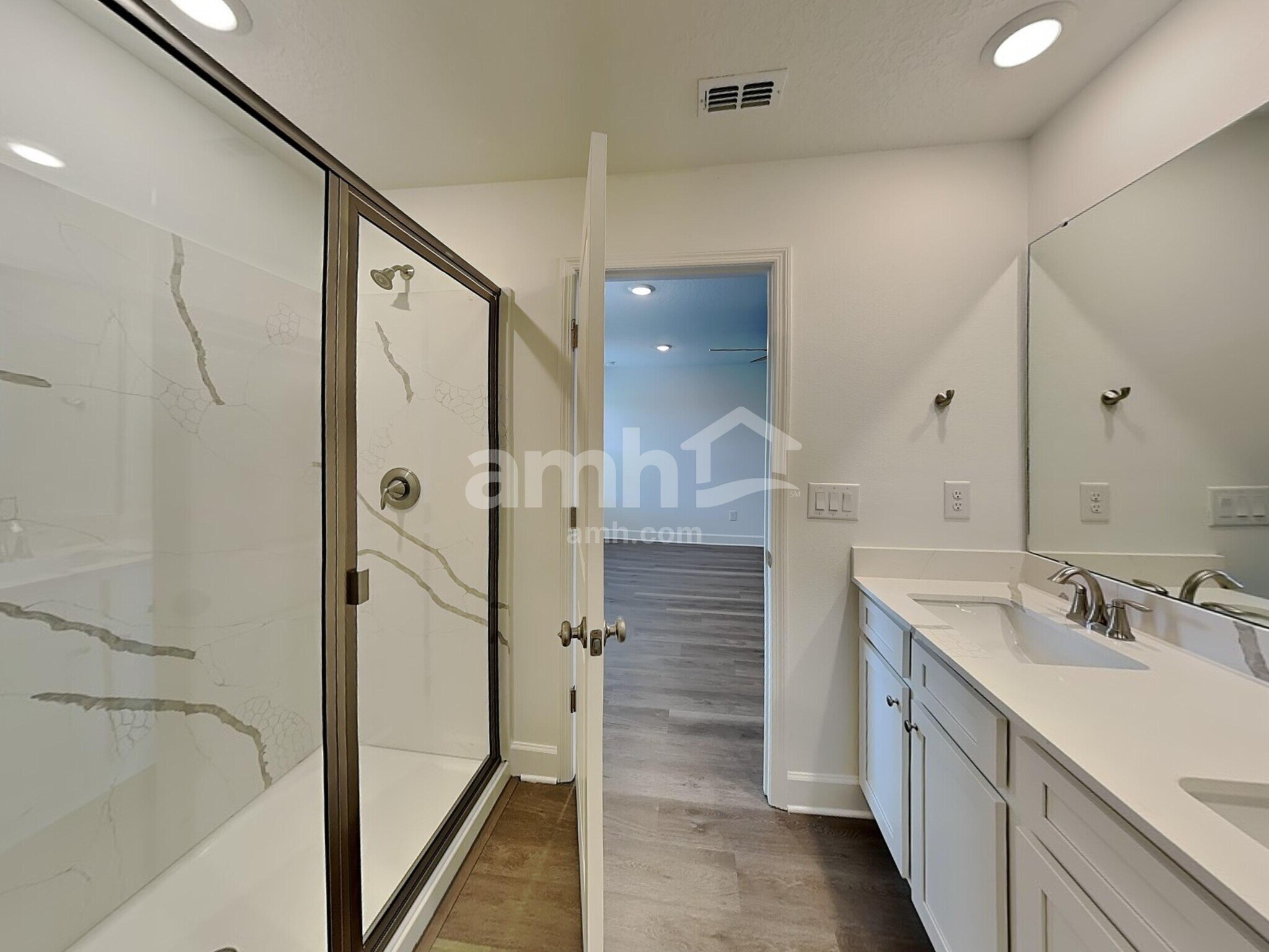Building Photo - 16644 Cheyanne Ct