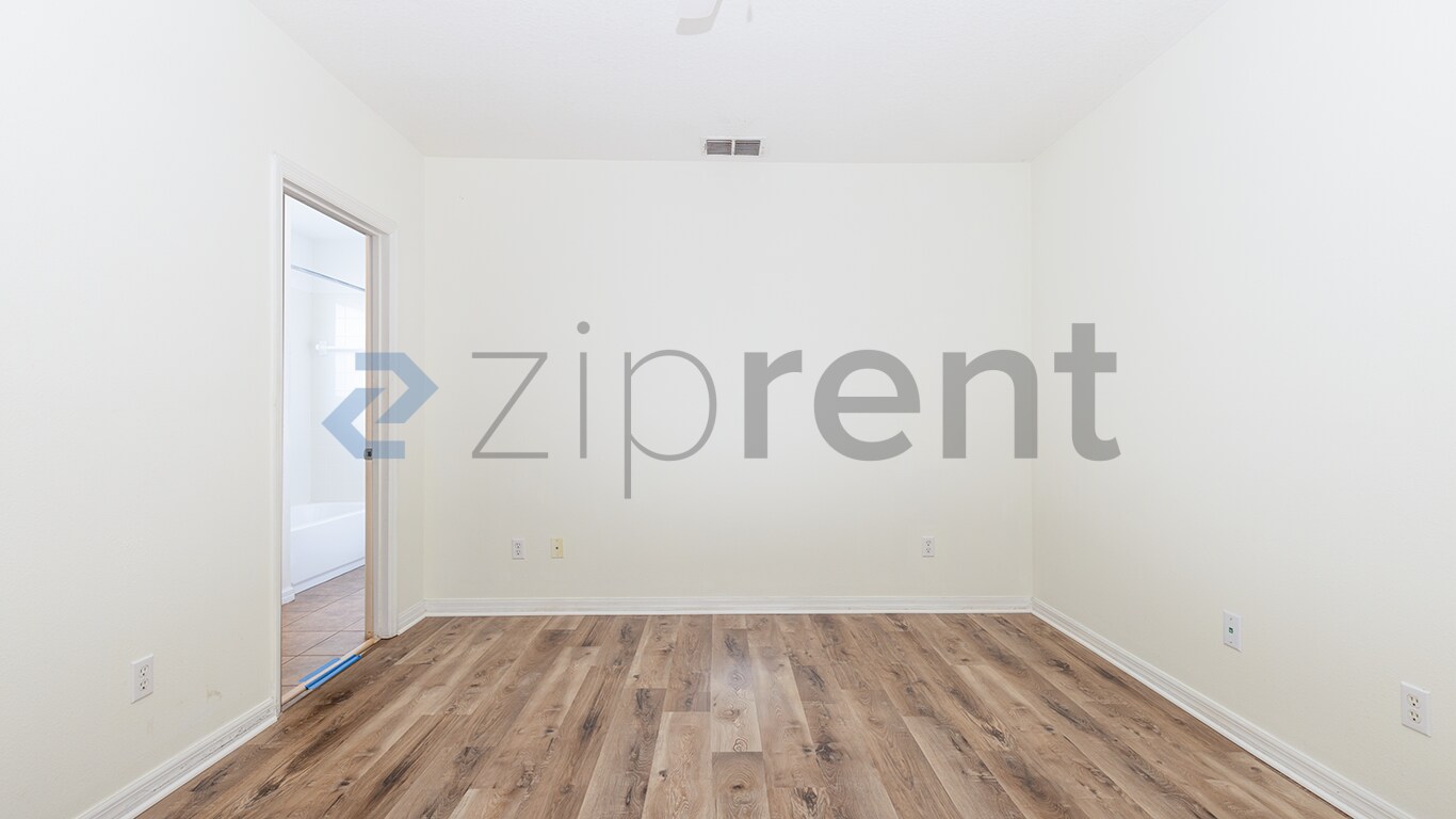 Building Photo - Unit