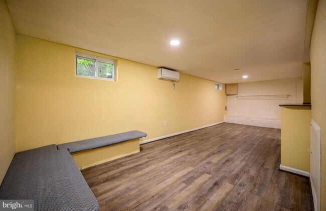 Building Photo - 6007 Bradley Ln
