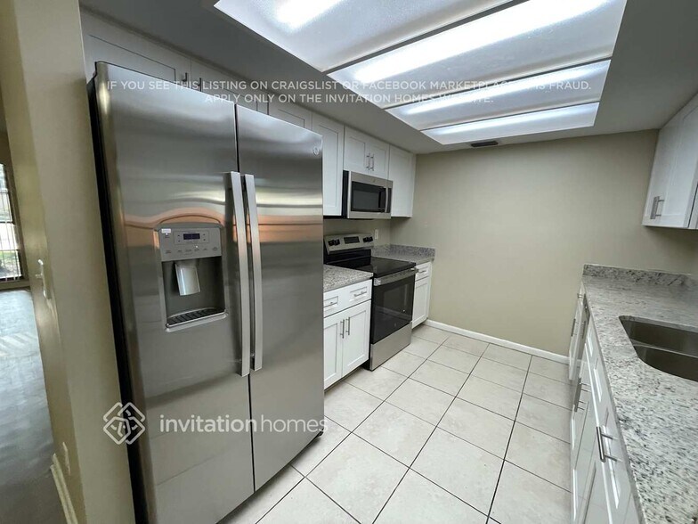 Building Photo - 14734 Oak Vine Dr