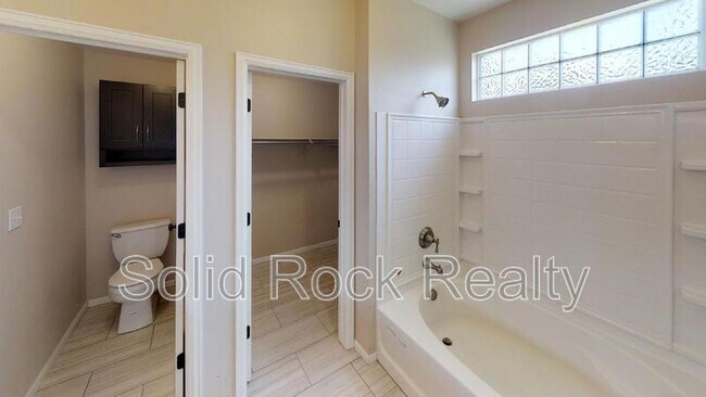 Building Photo - 823 Prairie Star Cir