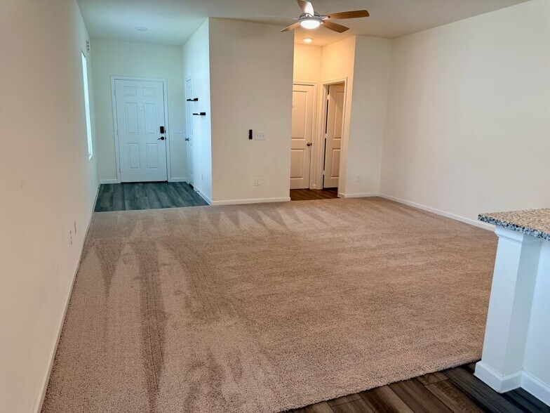 Building Photo - 31238 Williams Lndg St