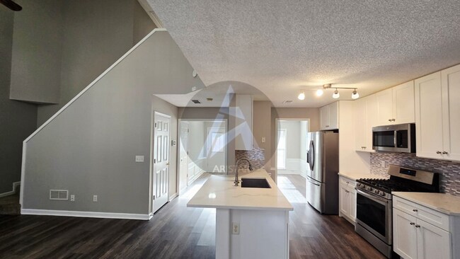 Building Photo - 2106 Clearvista Dr NW