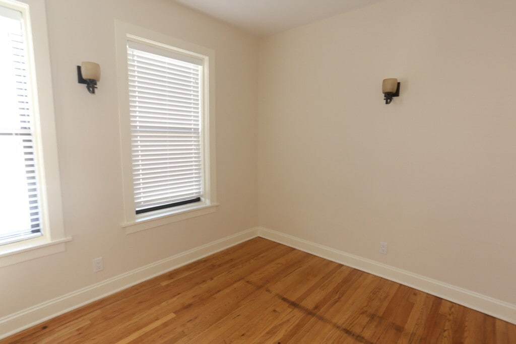 Building Photo - 4045 N Ashland