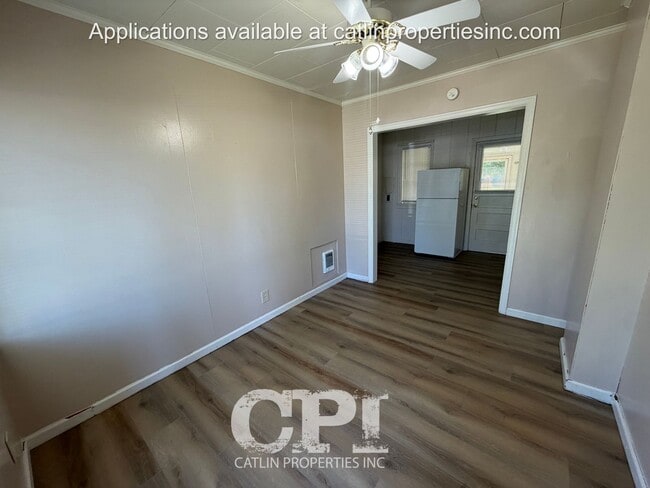 Building Photo - 1-Bedroom Apartment for Rent – 806 1/2 Ayers Street, Kelso, WA 98626