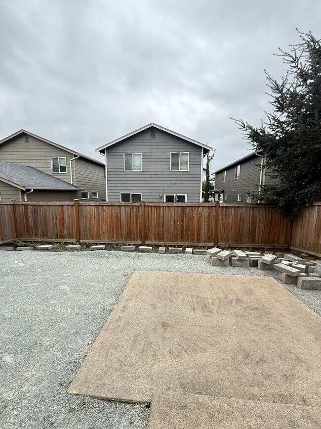 Building Photo - Modern 3BR/2.5BTH Home For Rent in Prime Marysville Location