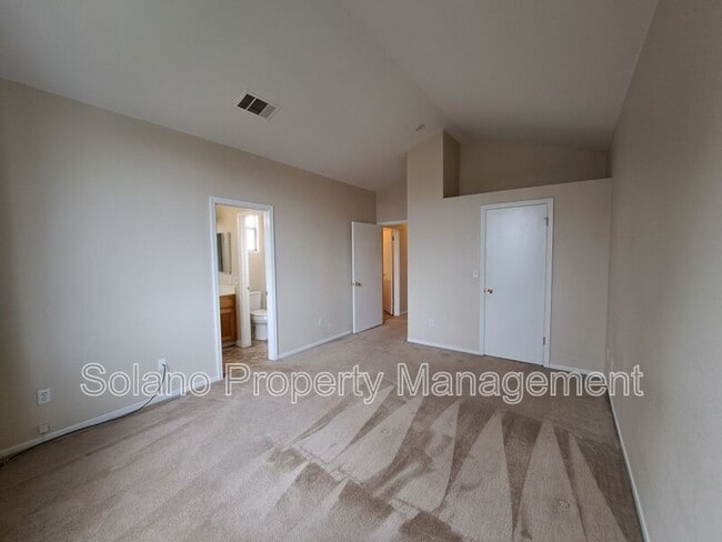 Building Photo - 849 Chateau Cir