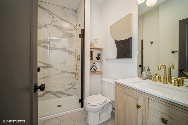 Building Photo - 1100 S Western Ave