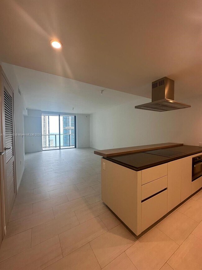 Building Photo - 1000 Brickell Plaza