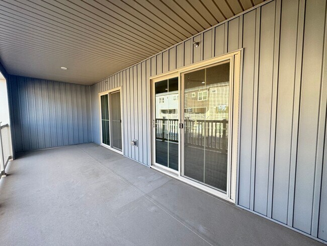 Building Photo - Modern 3 Bed 2.5 Bath Townhome In Beautiful Arcola Town Center