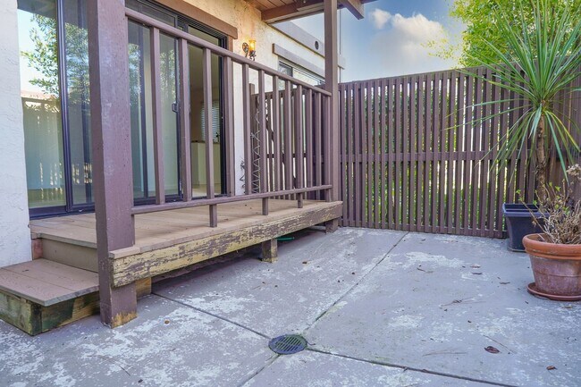 Building Photo - Beautiful Condo Available in Villa Moraga ...