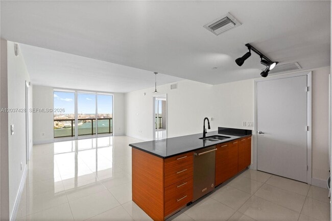 Building Photo - 50 Biscayne Blvd