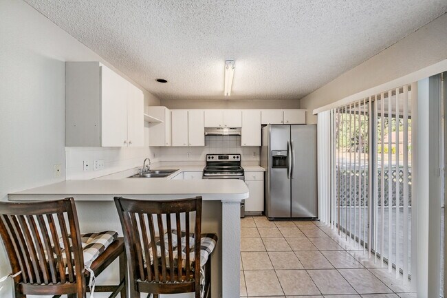 Building Photo - 6724 Summer Haven Dr